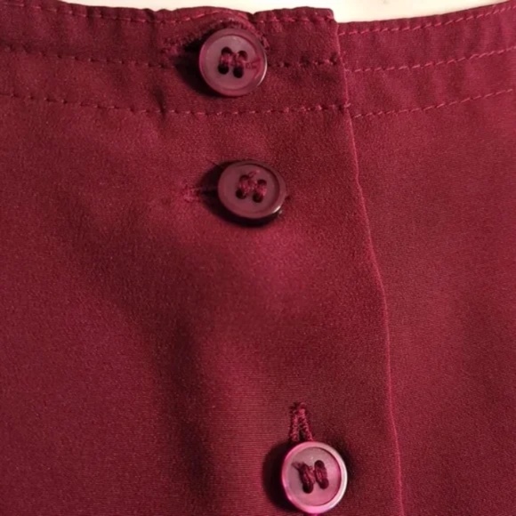 3/$25 Back Button Closure Lightweight Top - Picture 4 of 9